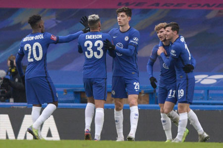 北京男篮8分不敌深圳 球迷质疑