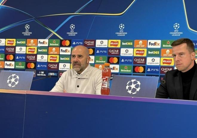 女员工下班后在《闪电十一人》中捏“野兽先辈”角色