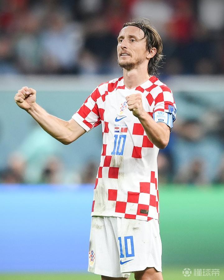 [中超]明天右路传中 莱昂纳多抽射破门